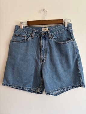 Vintage L.L. Bean 5.5” Inseam Mid-rise Denim Jean Shorts